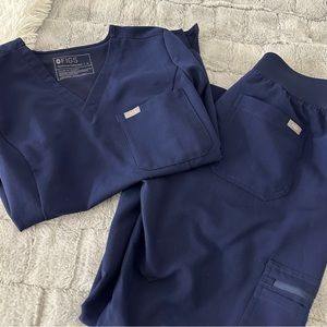 Women’s FIGS Scrub Set